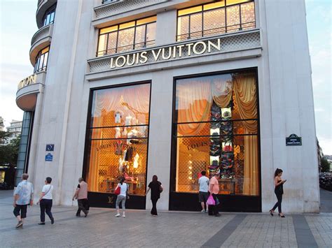 louis vuitton magasin champs elysees|louis vuitton paris store appointment.